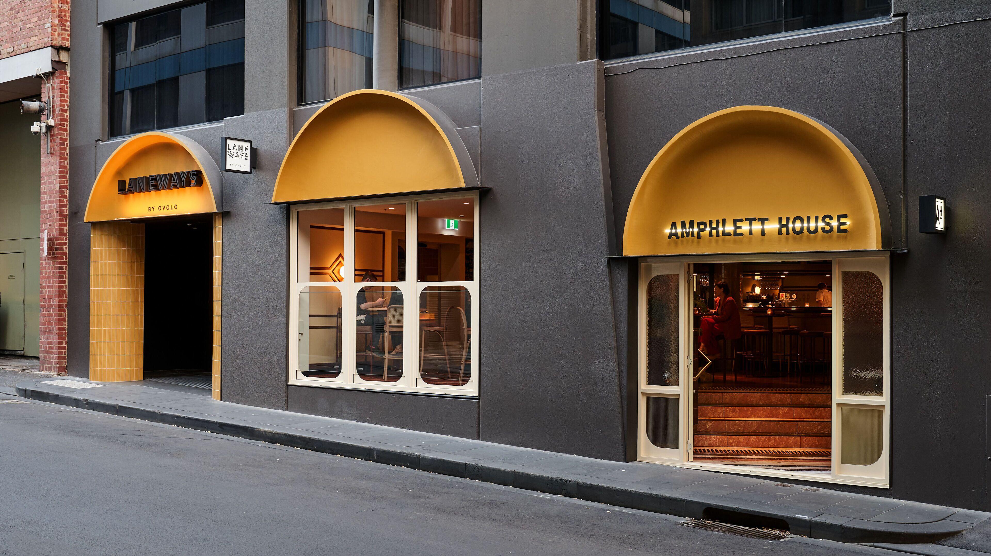 6 Romantic Hotels In Collins Street For Couples