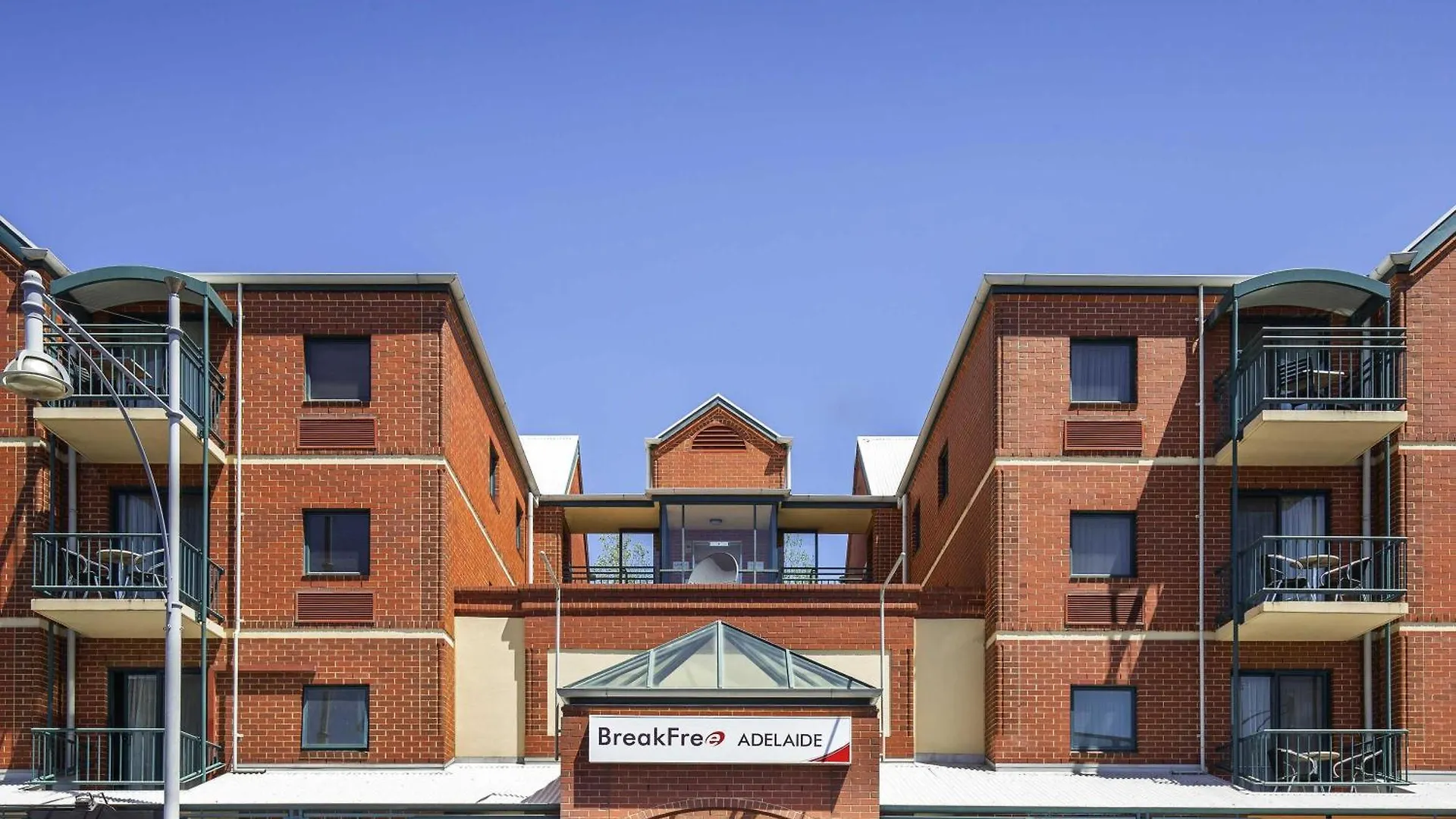 7 Top-Rated 4-Star Hotels In Adelaide CBD Worth Booking