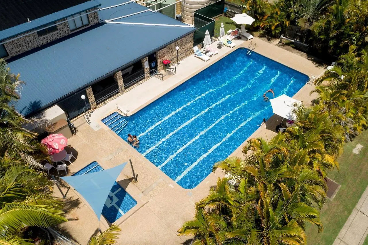 Staying Near Noosa Farmers Market: 7 Resorts Compared
