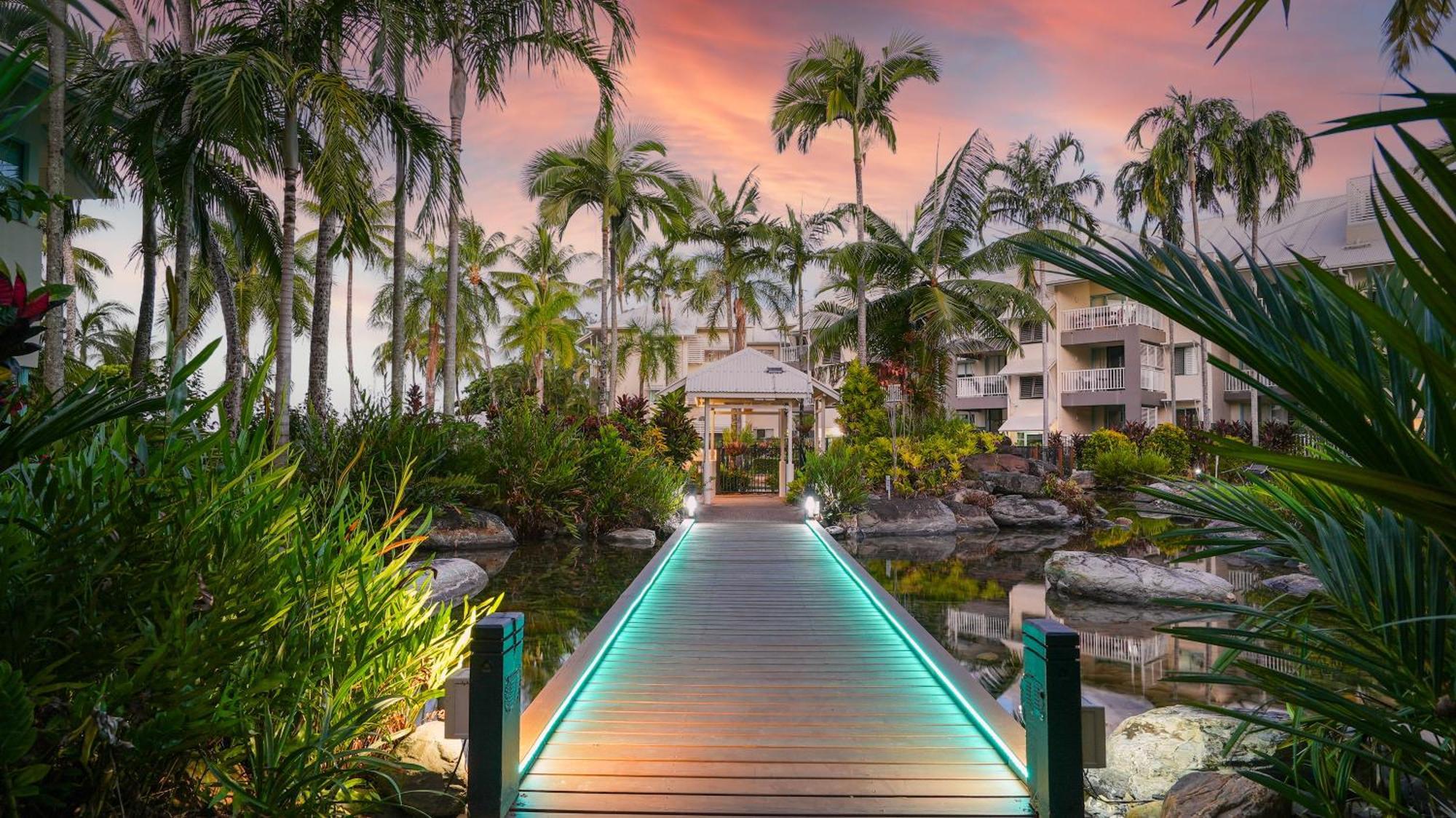 5 Central Hotels Near Barron Falls That Deliver