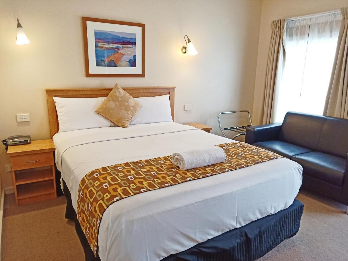 Staying Near Monash University: 6 Luxury Hotels Compared